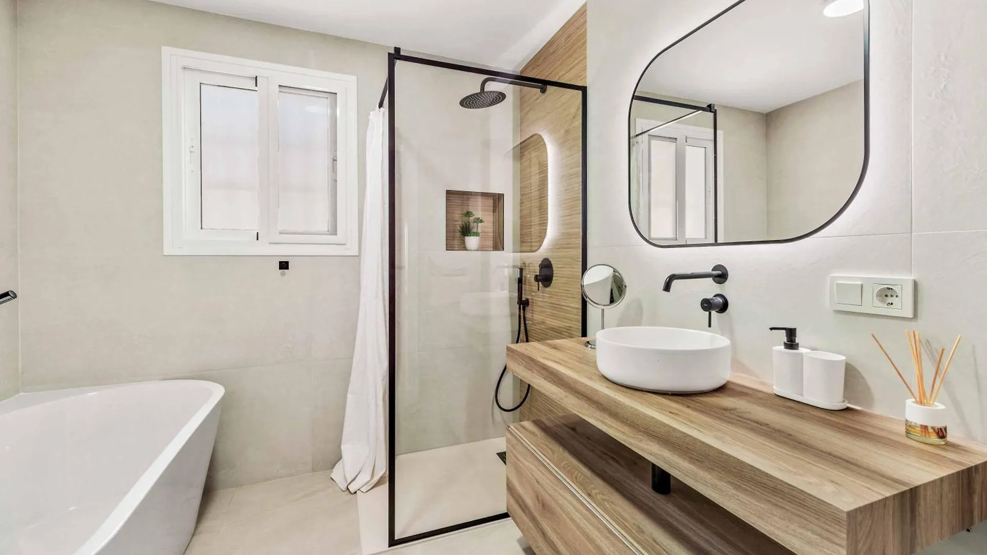 Villa Alberto Frigiliana 0*,